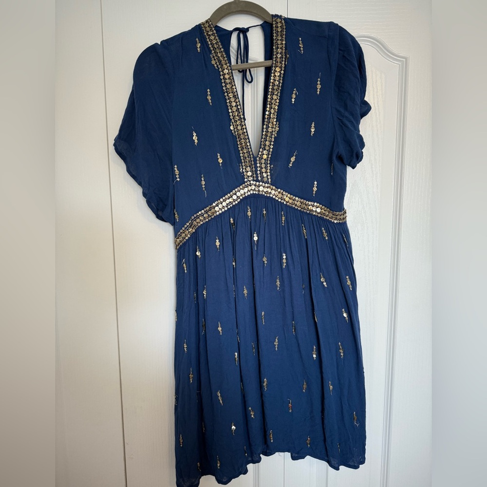Altar’d State Blue & Gold dress 💙